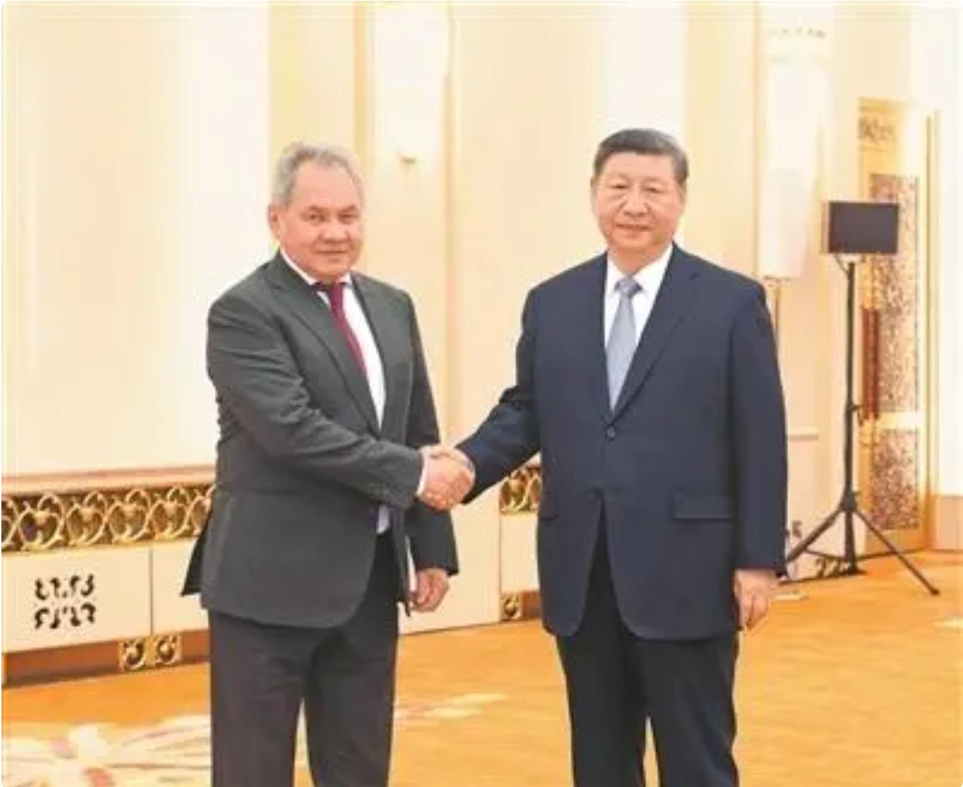 习近平会见俄罗斯联邦安全会议秘书绍伊古