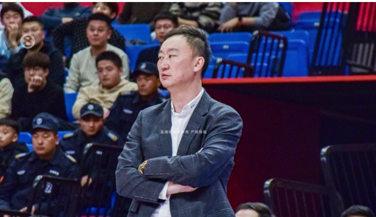 媒体人：刘维伟不会指挥今晚的G2 他在青岛队的执教生涯已经结束