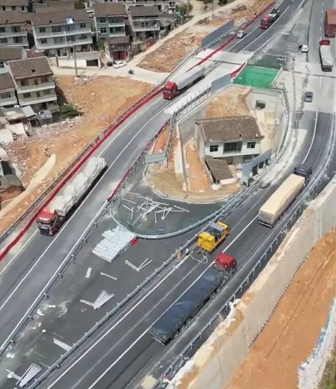 抚州“金溪之眼”被标注“风景名胜”，绕城公路目前已正式通车，户主:车流量很大，晚上很吵